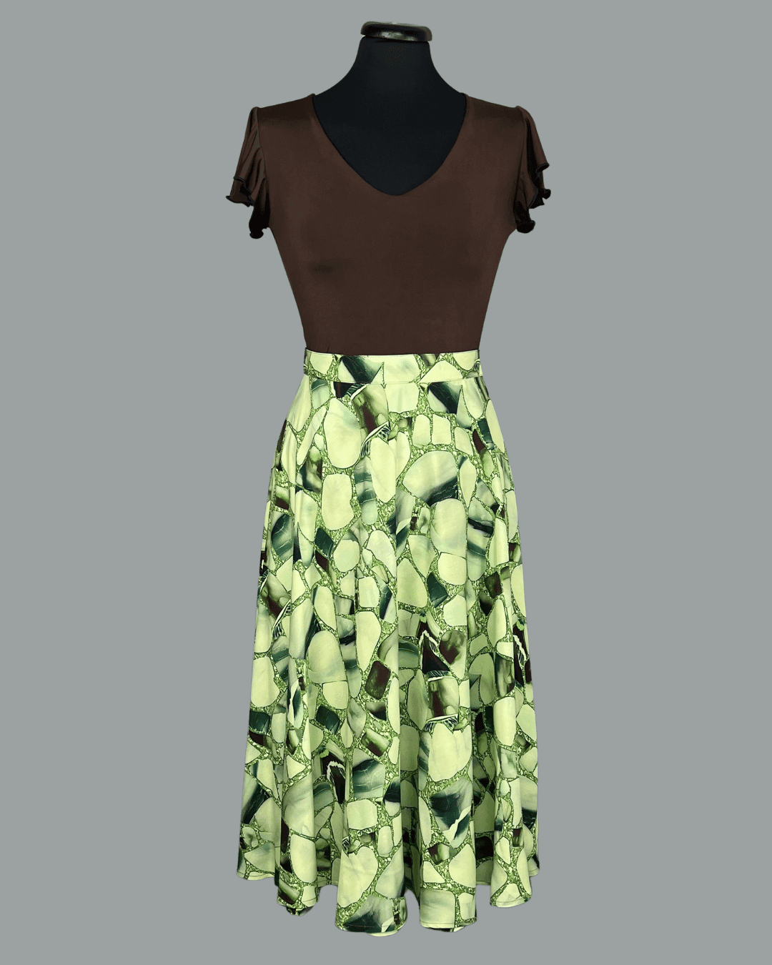 Zöld-barna smaragd + Dressz 002
